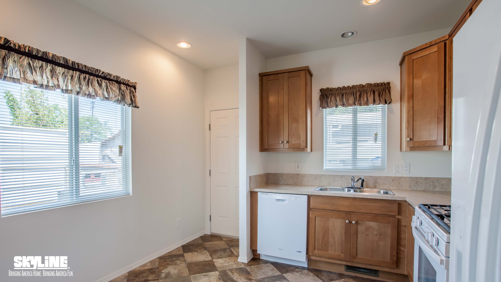 Amber Cove K601CT by Skyline Homes